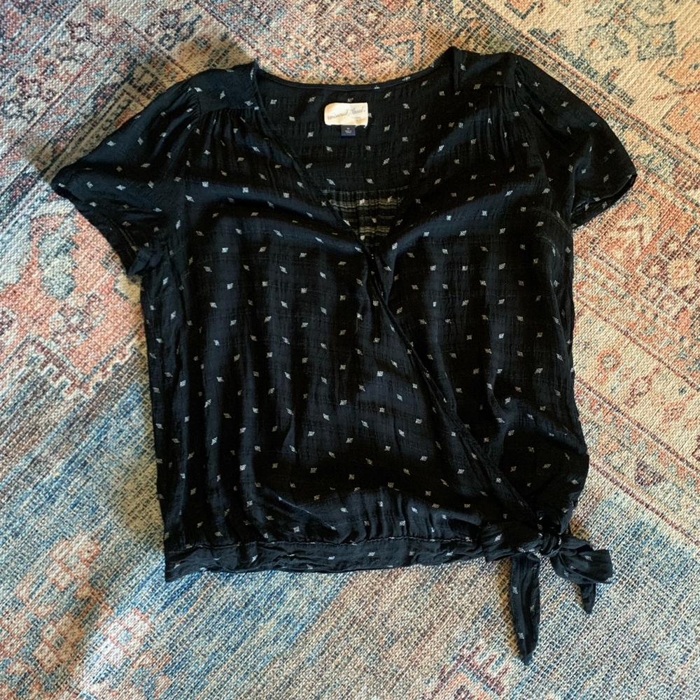Universal Threads wrap top 🖤